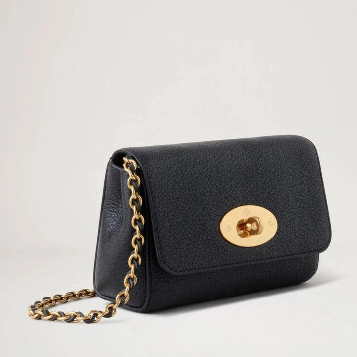 Mulberry Mini Lily Glossy Goat Black, elegante schoudertas in zwart leer met gouden ketting en slot. ModelRL7943874A100