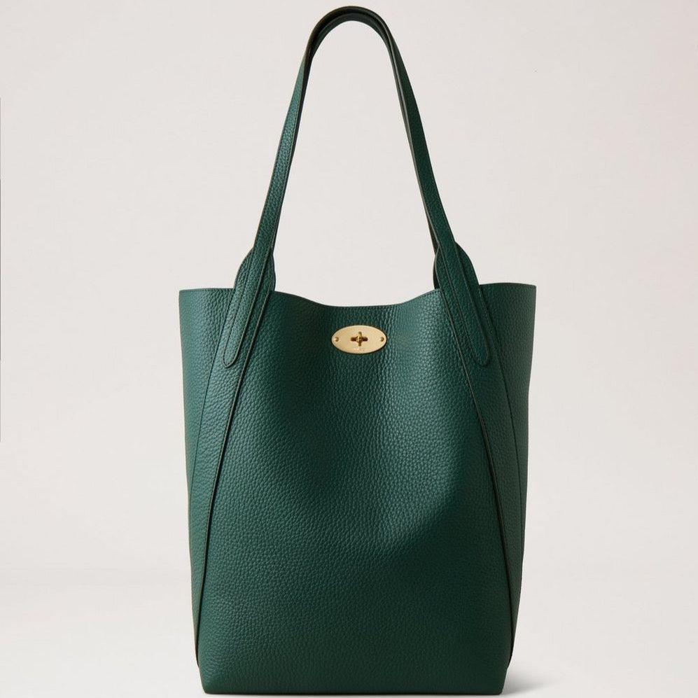 Mulberry Noord Zuid Bayswater Tas van donkergroen leer met gouden gesp, vooraanzicht. ModelHH9104736Q633.