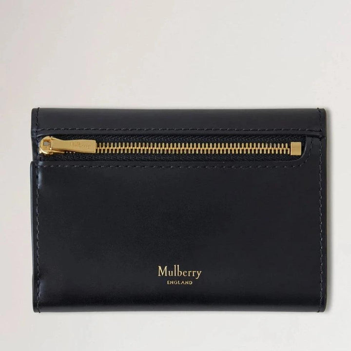 Mulberry Pimlico Compact Wallet, zwart kalfsleer met gouden ritssluiting, minimalistisch design. ModelRL8071603A100