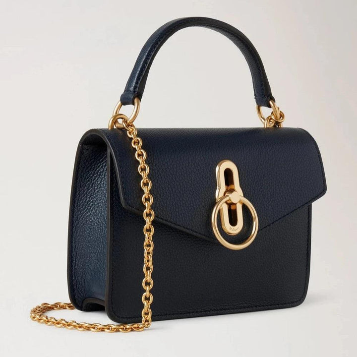 Mulberry Kleine Amberley Crossbody Night Sky Small Classic Grain, donkerblauwe leren tas met gouden kettingriem en sluiting. ModelRL6509205U888