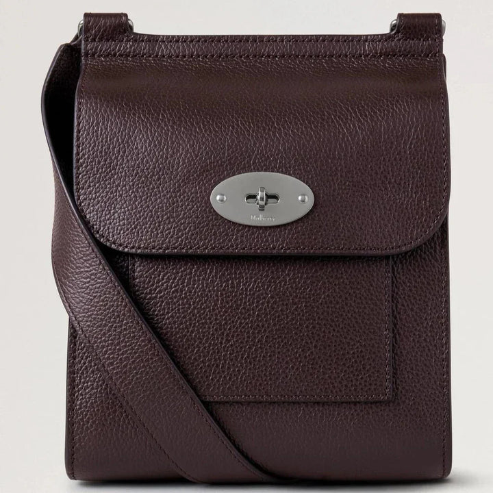 Mulberry Klein Antony Small Classic Grain Ebony van donkerbruin leer met zilveren gesp, vooraanzicht. ModelHH9365205A110