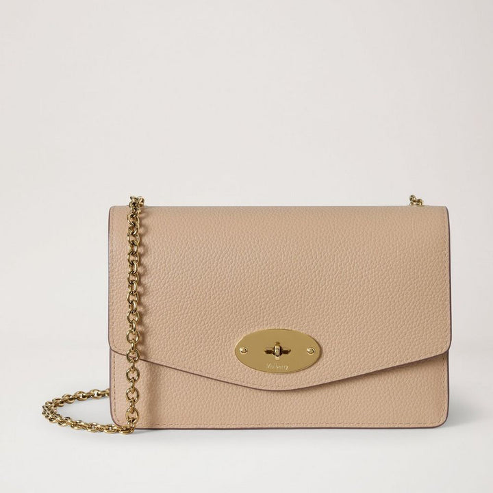 Mulberry Klein Darley Crumpet Small Classic Grain in beige leer met gouden kettingriem, model RL7791205W577