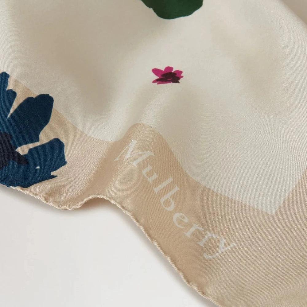 Mulberry Winterbloemen vierkante sjaal zijden sjaaldetail met beige rand, bloemenprint, model VS4829087H712