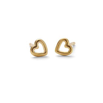 Pernille Corydon Eternal Earrings in Gold Plated toont een paar kleine hartvormige oorbellen in goudkleurig metaal. Model E-492-GP-1.