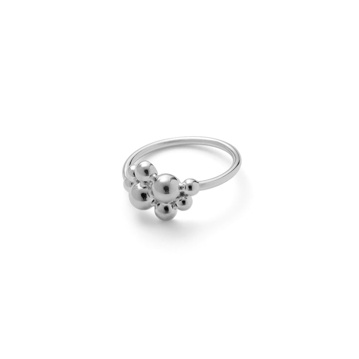 Pernille Corydon Pebble Ring in zilver met bolontwerp, minimalistische en moderne stijl. Model R-460-S-001