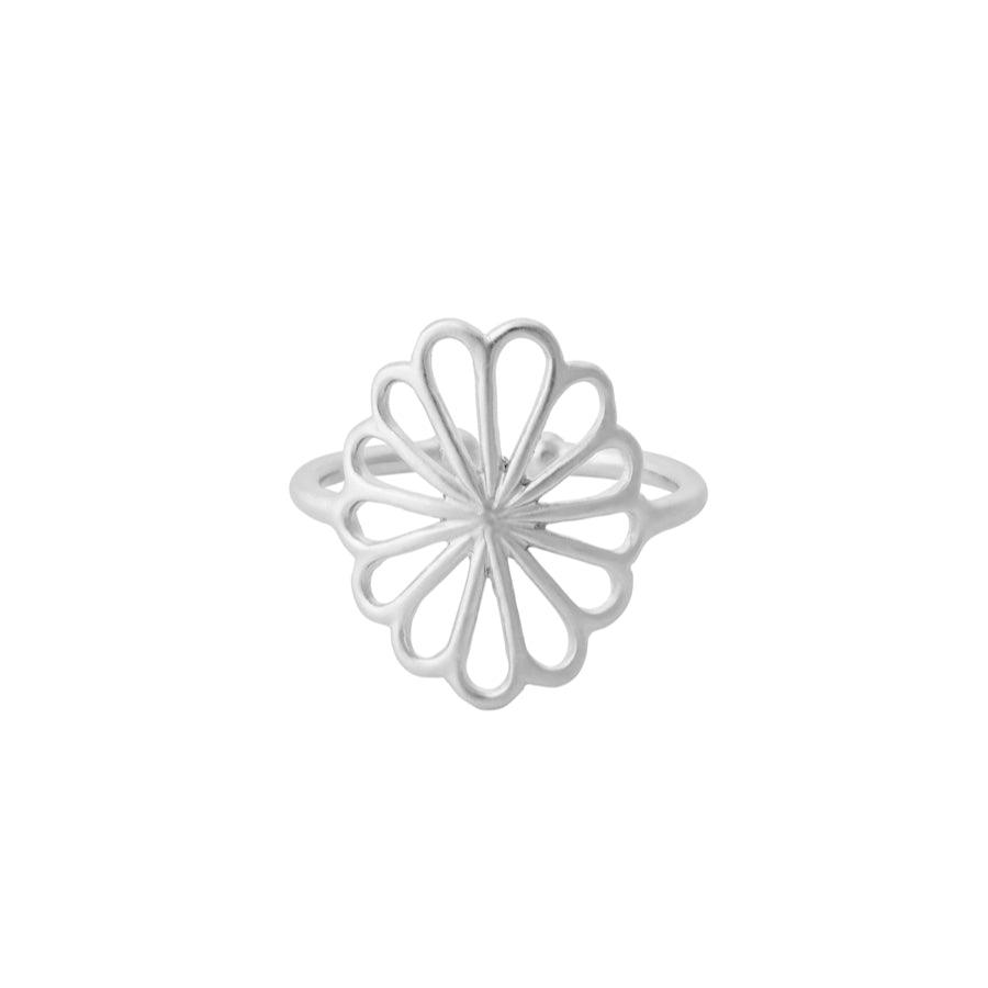 Pernille Corydon Small Bellis-ring in zilver met op bloemen geïnspireerde open voorkant, model R-326-S-003-1.