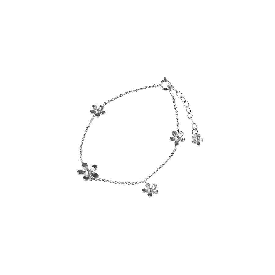 Pernille Corydon Wild Poppy armband in zilver met kleine bloemhangers aan fijne ketting, Model B-363-S