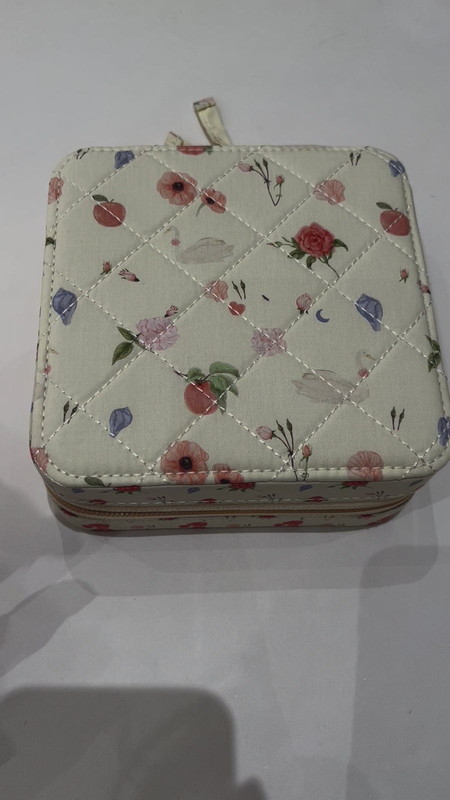 Moonesten Jewelry Box Roses and Shells