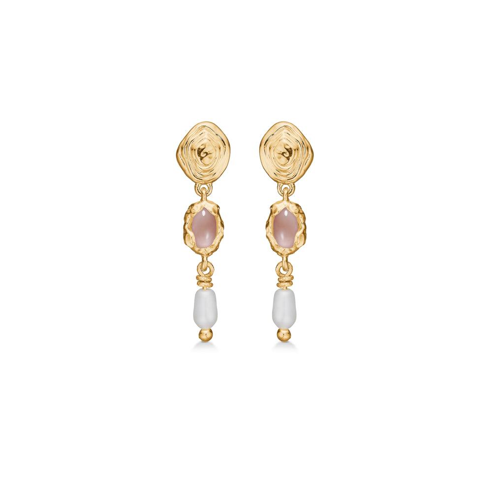 studio-z-vergulde-schelp-oorbellen-met-roze-zirconia, elegante oorbellen in vergulde look met roze stenen en witte pareldetail. Model 7217879-1