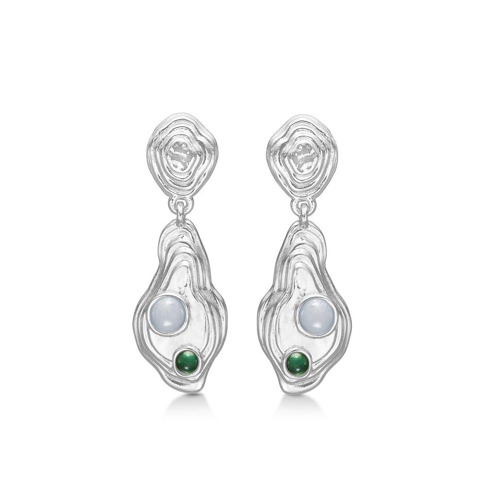 Studio Z Shell Earrings, zilverkleurige oorbellen met patroon en twee ronde stenen, model 7117836-1.