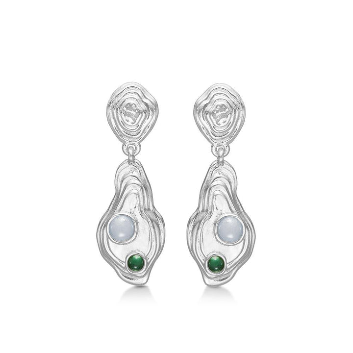 Studio Z Shell Earrings, zilverkleurige oorbellen met patroon en twee ronde stenen, model 7117836-1.