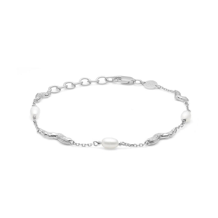 Studio Z Tangled Armband met zilveren ketting, gedraaide schakels en witte zoetwaterparels. Model 7153825-1