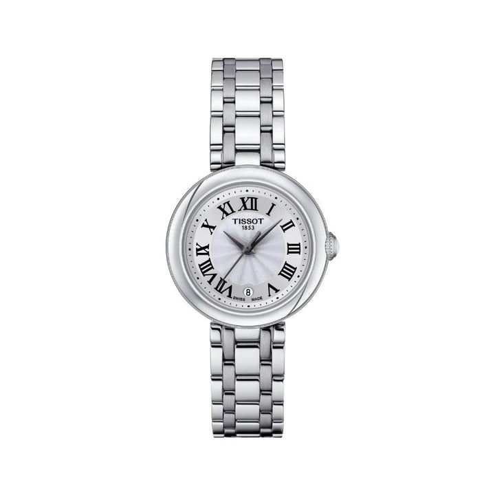 Tissot Bellissima Small Lady toont een zilveren horloge met Romeinse cijfers, datum en elegante metalen band. ModelT1260101101300