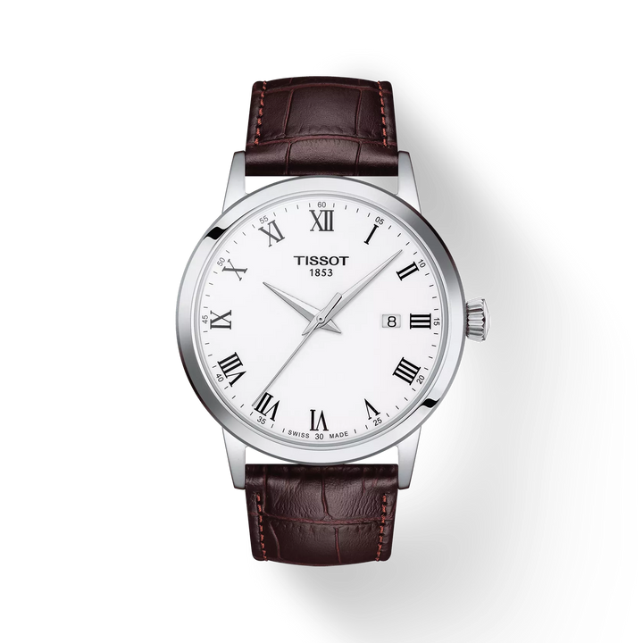 Tissot Classic Dream 42 mm met witte wijzerplaat, Romeinse cijfers en bruinleren band. ModelT1294101601300.
