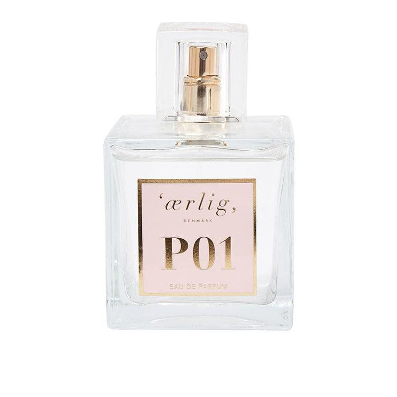 eerlijke eau de parfum P01 100ml heeft een elegante, vierkante glazen fles met een gouden etiket. Model p01-1