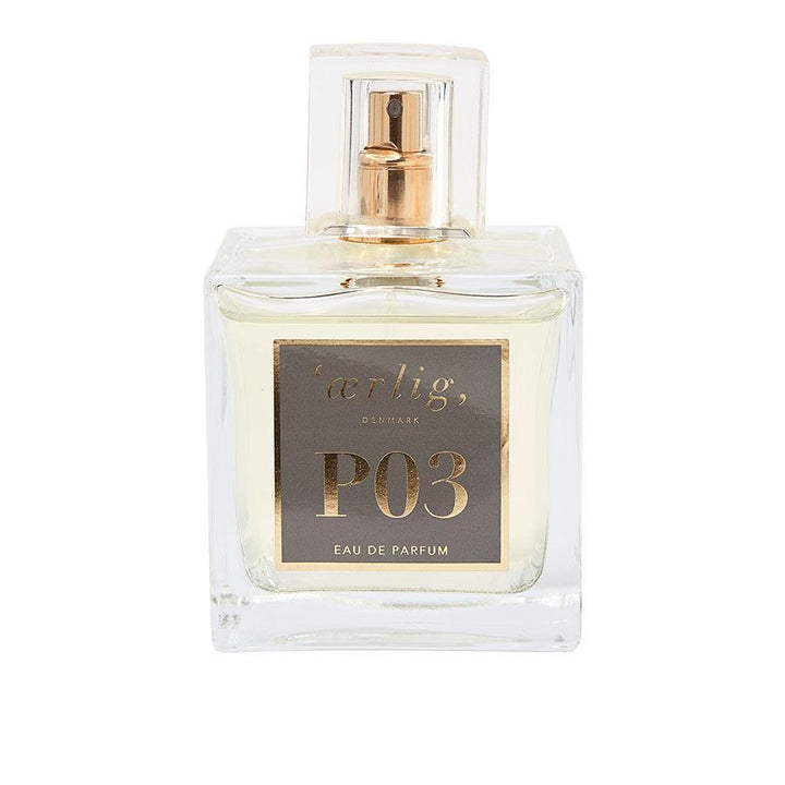 ærlig, P03 eau de parfum in heldere, vierkante fles met gouden etiket en spraydop. Model p03-100ml-p3-1.