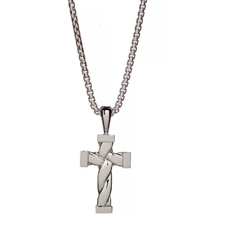 Alexander Lynggaard zilveren ketting HOPE Twisted Cross toont een glanzend zilveren kruis met een gedraaid ontwerp, Model D25001-1