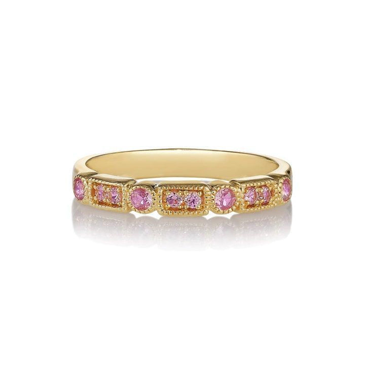 anpe atelier driehoek ji lichtroze saffieren ring toont een gouden ring met roze saffieren, Model 2416-1-001-1