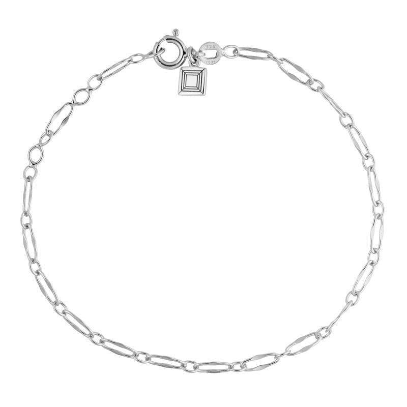 carré sol armband met fijne ovale schakels in zilver, eenvoudige ketting en kleine vierkante hanger. ModelSB4328-SB4328-1