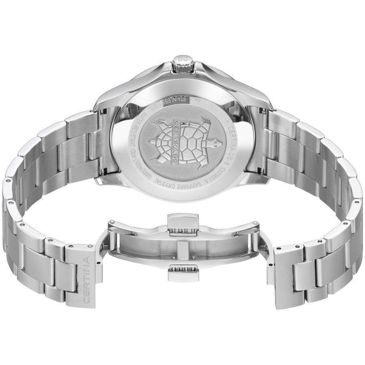 Certina DS-8 Herenhorloge zwarte wijzerplaat vanaf de achterkant gezien met stalen ketting en gegraveerde achterkant. ModelC0338511105700.