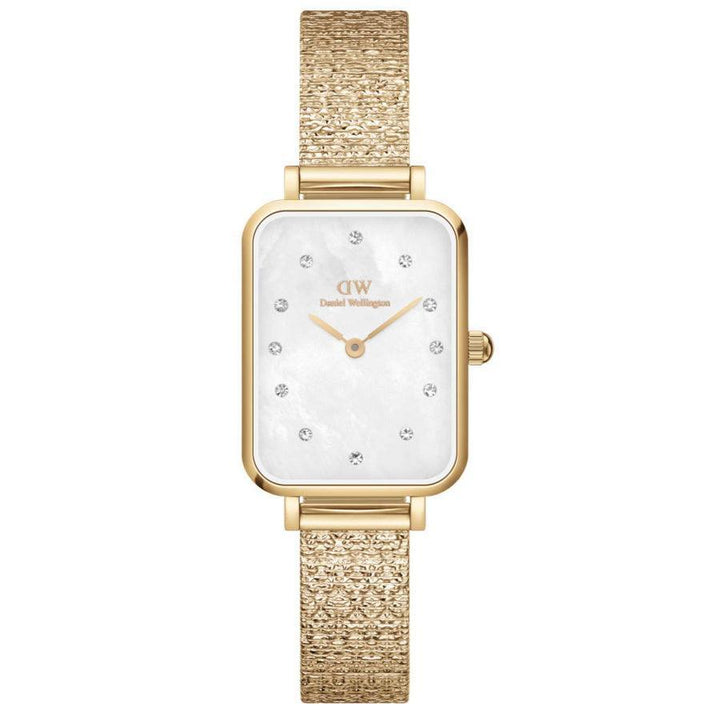 Daniel Wellington Quadro Lumine toont een rechthoekig horloge van goudkleurig staal met parelmoeren wijzerplaat en stalen band. ModelDW00100582