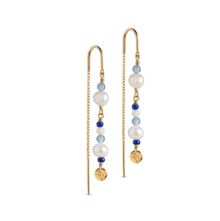 Enamel Sofia Earring Marine met gouden kettingontwerp, blauwe en witte parels en ronde hanger. Model e282g-marine-1.