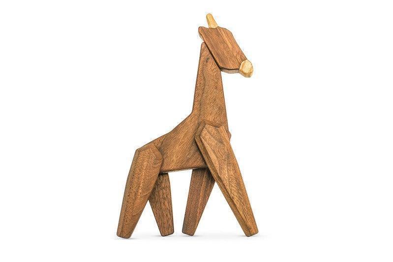 FableWood Giraffe, een decoratief houten figuur van naturel gekleurd hout met heldere details. Model 1027-1.