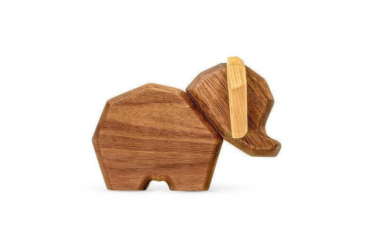 Fablewood Kleine Olifant toont een klein olifantenfiguur in licht en donker hout met een roterend hoofd. Model 9006-1