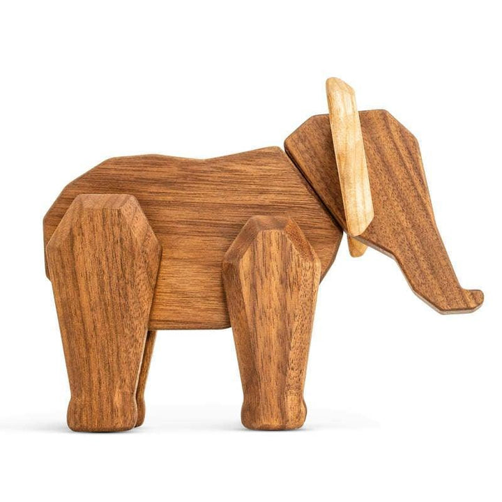 Fablewood Moeder Olifant toont een houten figuur van een olifant in lichtbruin hout, staande op een witte achtergrond. ModelFW1030-1