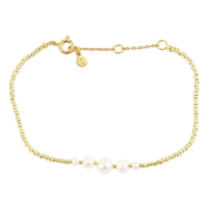 Hultquist Copenhagen Keyla armband met gouden parels en kleine witte zoetwaterparels, model S08069G
