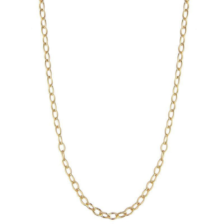 jeberg-jewellery-karla-halskaede-gold-plated toont een elegante ketting van verguld metaal met ovale schakels op een witte achtergrond. Model4526-45-goud-1