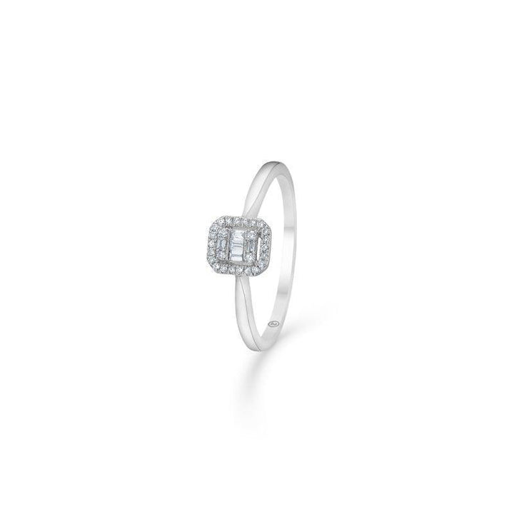 Mads Z 14kt Elizabeth Diamond ring 0,09 ct witgoud toont een elegante witgouden ring met een vierkante diamanten zetting. Modelnummer 1641030-001.