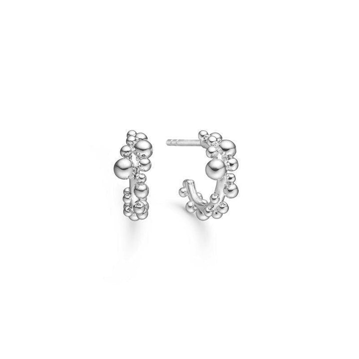 Mads Z Silver Bubbles Creoolse oorbellen met organische baldetails in glanzend zilver, model 2110066-1.