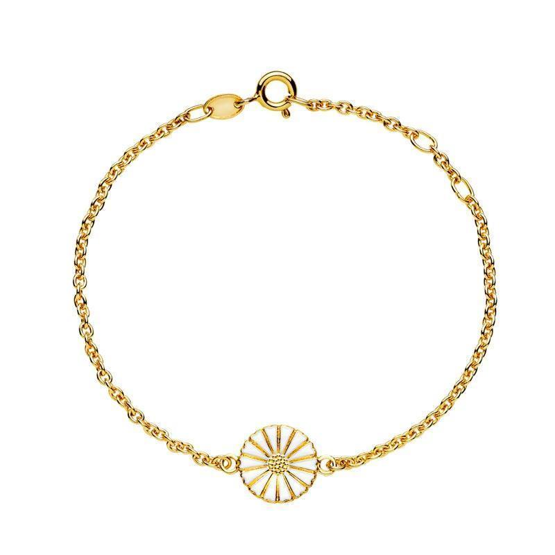 Madeliefje vergulde armband met fijne madeliefjebloem in wit en goud, detailaanzicht. Model 9015030-M