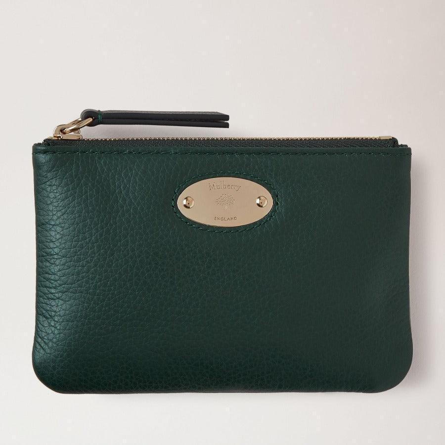 Mulberry Portemonnee met klein muntzakje met rits, van donkergroen leer met metalen plaatdetail, model RL7067205Q633.
