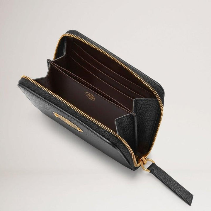 Mulberry Portemonnee Small Plaque Zip Around Purse Classic Grain Black, zwart leren portemonnee met gouden rits, model RL5680013A100
