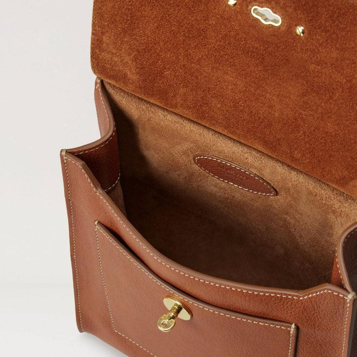 Mulberry zak Antony Eiken erfenis NVT met open flap, zichtbare zachte suède voering en gouden details. ModelHH7952/275G110.