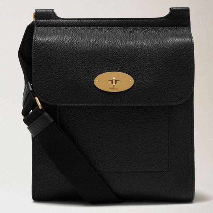 Mulberry Zak Antony Small Classic Grain Black, zwarte schoudertas van generfd leer met gouden gesp. ModelHH4645/205A100.
