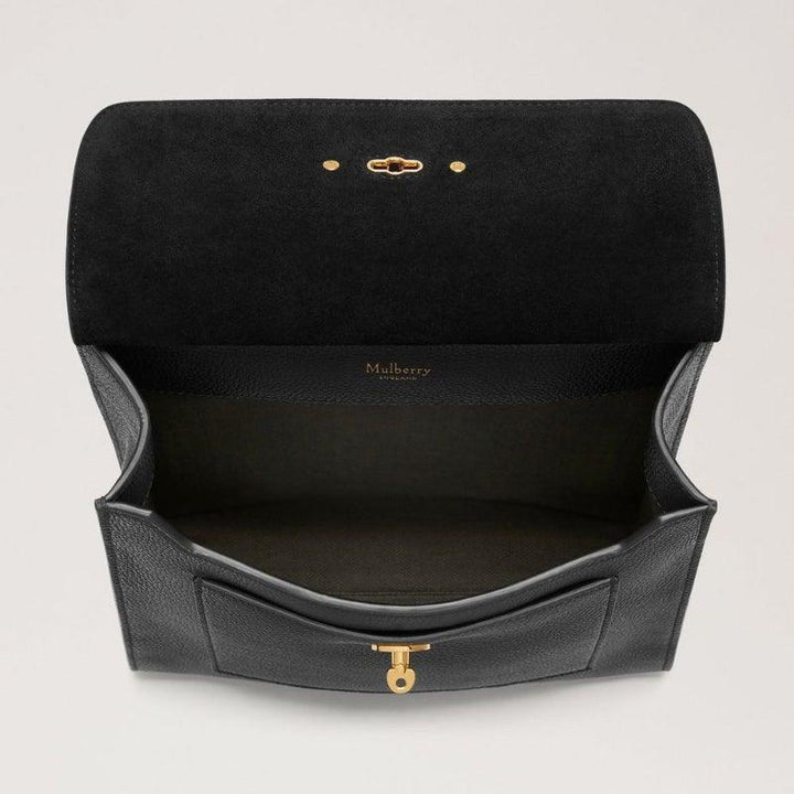 Mulberry Zak Antony Small Classic Grain Black met open klep, zwart leer en gouden details. Modelhh4645205a100