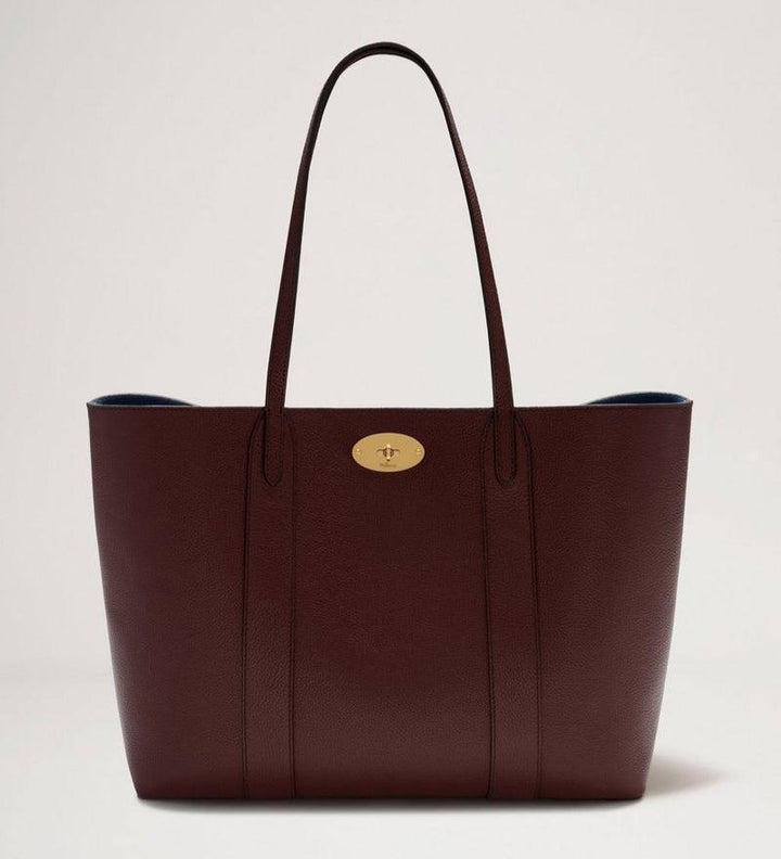 Mulberry Zak Bayswater Tote Burgundy toont een ruime bordeauxrode schoudertas in leer, model HH4589/205K536