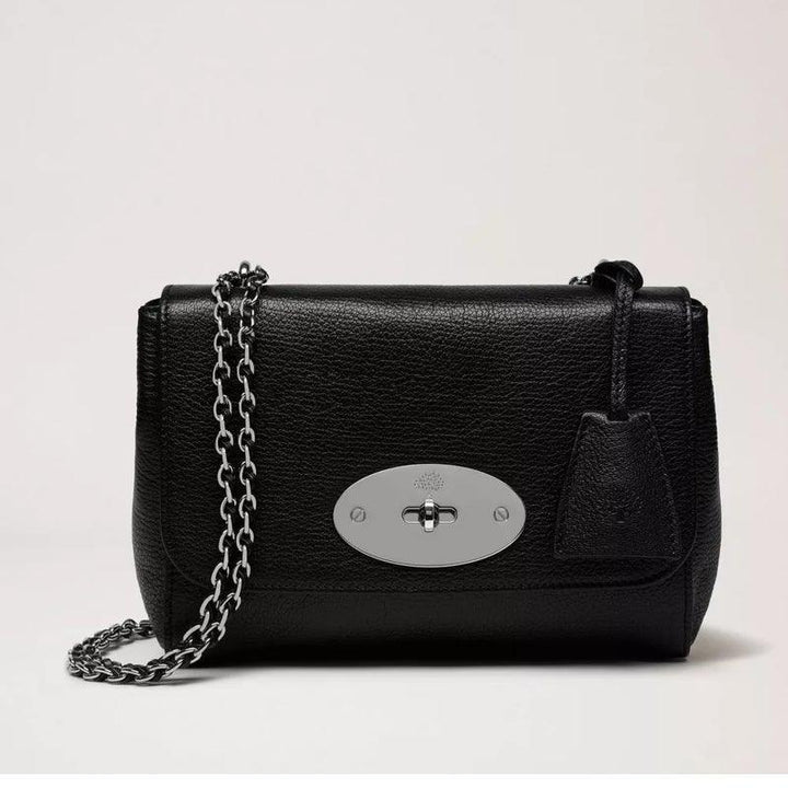 Mulberry Zak Lily Black Glossy Goat, klassieke zwarte schoudertas van glanzend leer met zilveren ketting. ModelHH1567874A237