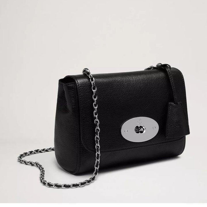 Mulberry Zak Lily Zwart glanzende geit in zwart leer met zilveren ketting en details, model HH1567874A237.