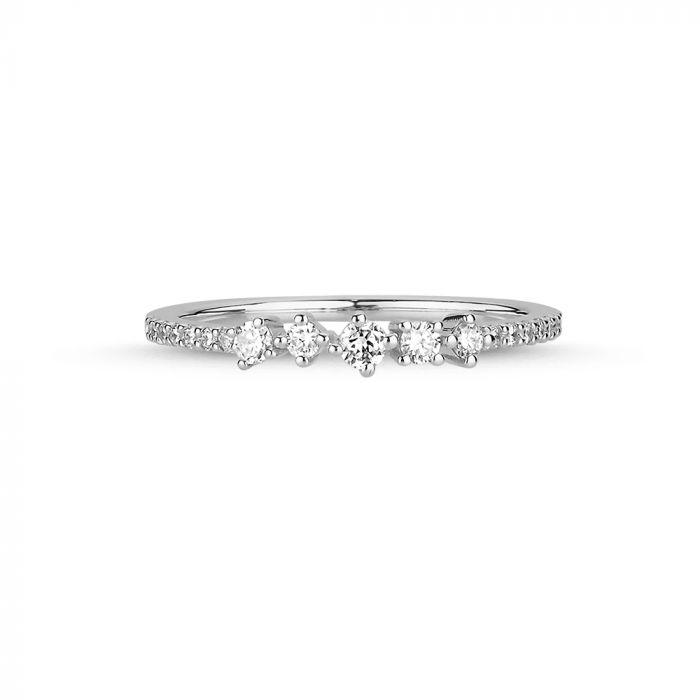 nuran-14kt-noelle-ring-met-diamanten toont een elegante witgouden ring met diamanten en klassiek ontwerp, model a3056hg-021-001-1.