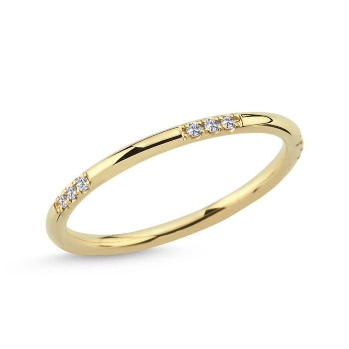 nuran-14kt-noelle-ring-met-diamanten toont een slanke gouden ring met kleine fonkelende diamanten, Model a3062-0075rg-001
