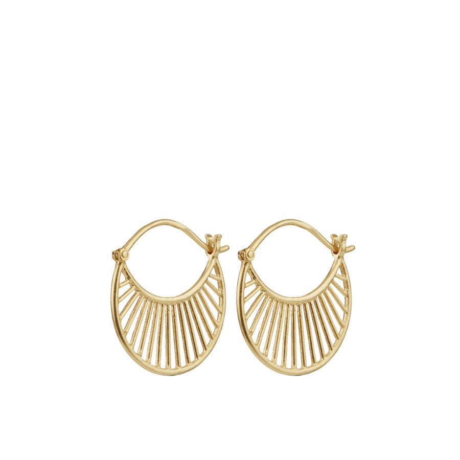 Pernille Corydon Daylight Oorbellen, vergulde creolen met lijndetail, Model E-571-GP-1.
