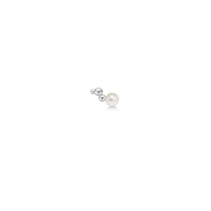 Polar Jewelry Bubble Silver Studs toont een eenvoudige zilveren stud met ronde parel, modern design. Model bub-st-r-sl-wp-00111-1