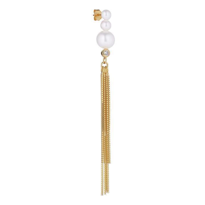 Baila Perle Earring met kettingen toont elegante oorbellen in goud met parels en lange gouden kettingen. ModelFW2027